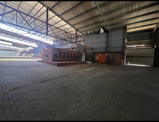 3,300M² WAREHOUSE TO LET IN ALRODE